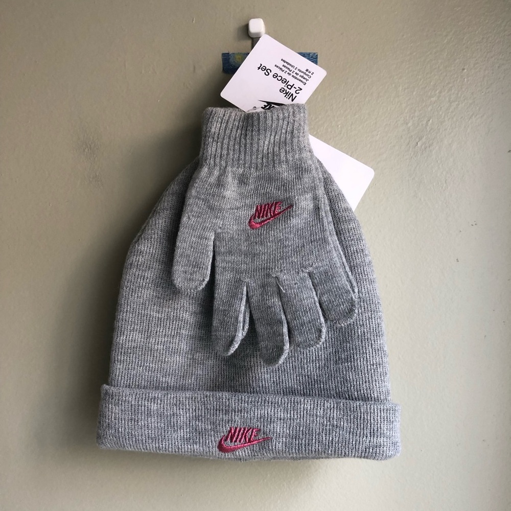 NWT! Nike Girls Futura Foldover Beanie & Gloves 2-Piece Set 7/16 Grey Heather